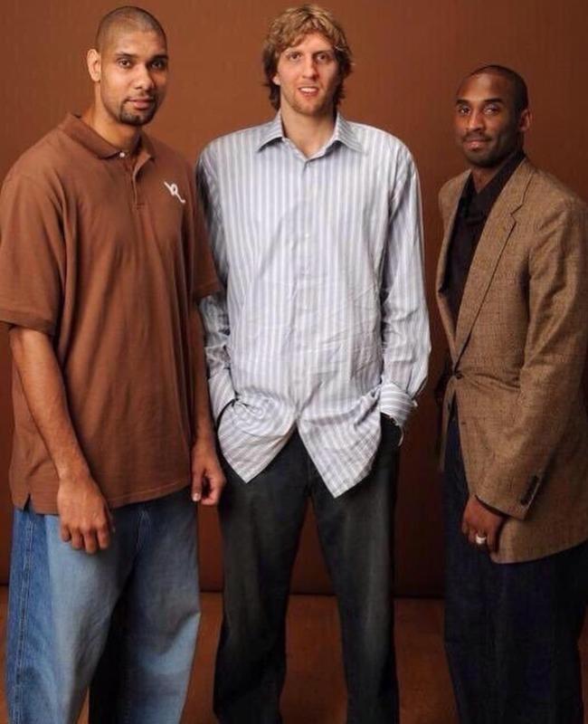 图片报：多特蒙德连伤两主力后卫，预计面临数周缺阵（图片报称，多特蒙德两名主力后卫先后受伤，预计将缺阵数周）