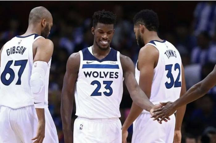 这次三分拉开比分差距（这记三分将分差拉开）