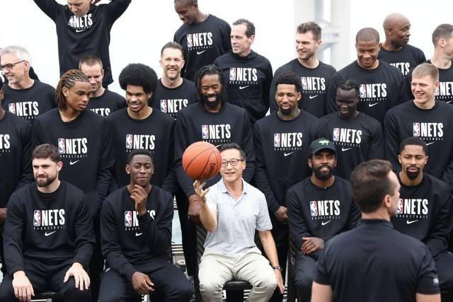 记者：国安厨师将退休，俱乐部将为其举办特殊的“退役”仪式（据记者报道，国安队大厨将退休，俱乐部将为其举行特别的“退役”仪式）