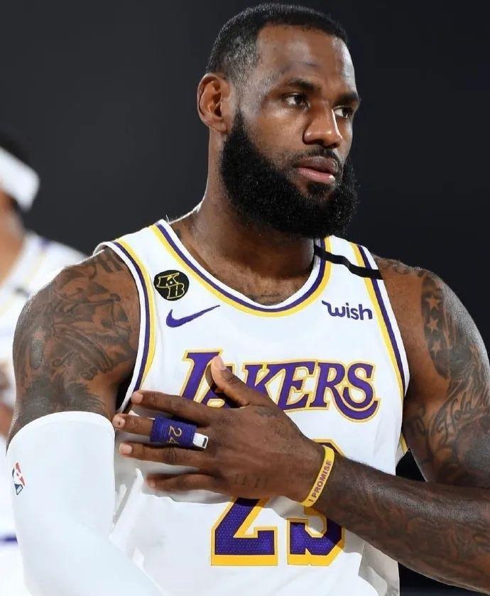 托尼：劳塔罗是国米的灵魂，但他在队友面前应多展现出笑容（托尼：劳塔罗是国米的灵魂人物，但应在队友面前更常露出笑容）