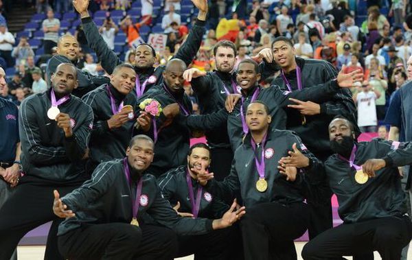 穆勒与梅西交手记录：穆勒正式比赛7胜1负，周末将...（穆勒对梅西交锋史：正式赛7胜1负，周末再度相逢）